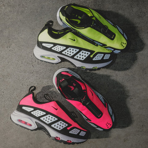 FZ2068 700 FZ2068 600 Nike Wmns Air Max SNDR packshot SM